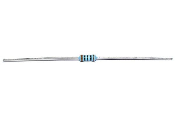 Metallikalvovastus 0,6W 4,7kohm