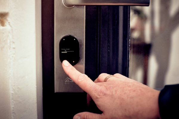 Shelly LOQED Touch Smart Lock Stainless Steel - Image 5